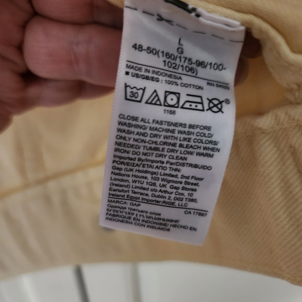 GAP .Cream Yellow Denim Jacket with Gold Logo .pit To Pit 22" - Picture 6 of 6